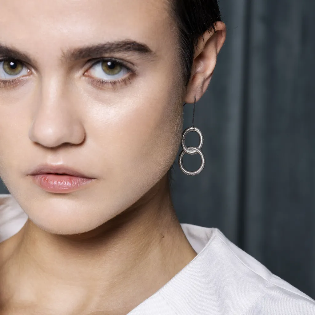 oh-twin-earrings-model-web.webp