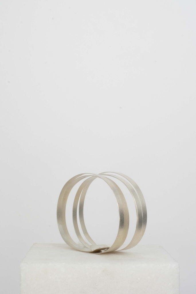 [Claudia Hoppe] Armband Smalle Hoops (Medium)