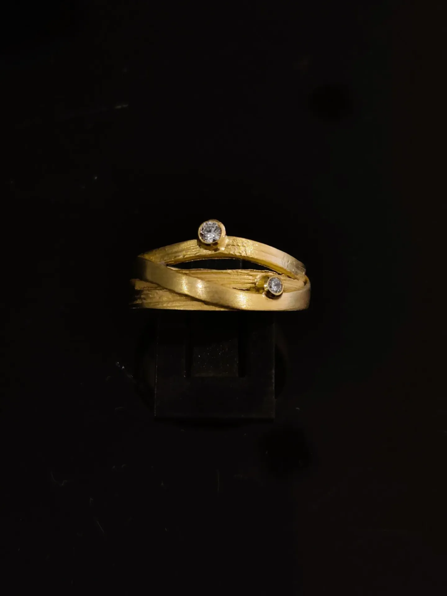 Ring Omwikkeld Zirkoontjes Verguld